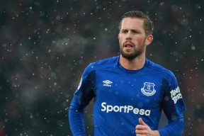 开云官网登录-_湖人重燃希望，赢得关键比赛_，湖人 how many more